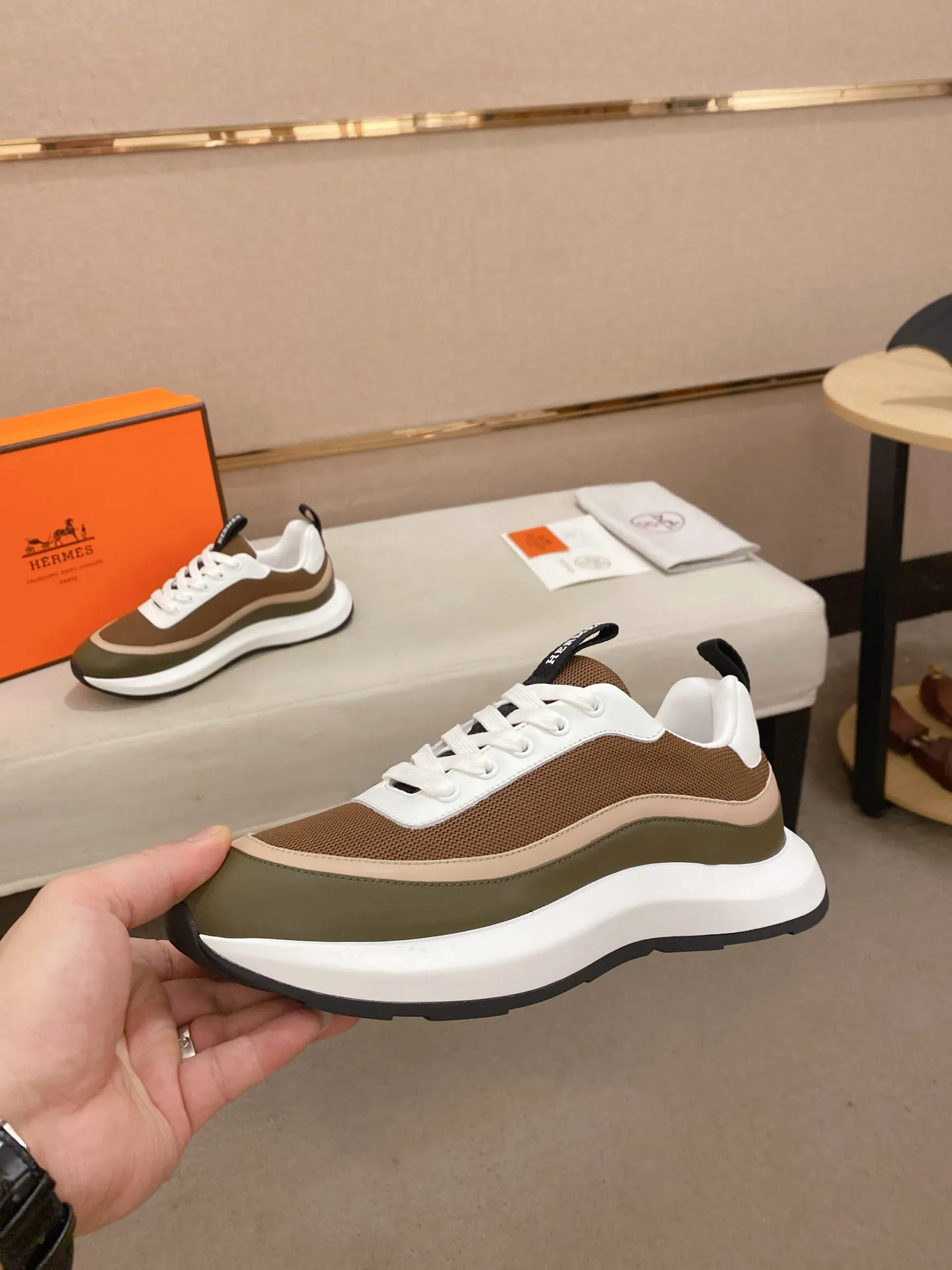 Men's clothing and shoes💰: 620💰《HERMES》【Classic Original Version】Hermès; Top 🔝 Purchasing Agency 🔍🔍Men's latest 🇺🇸 counters are on sale simultaneously, original imported from Italy ▲▲Silk cowhide with breathable fabric ▲▲ (high-end and expensive Qi·Grade) Exquisite workmanship (Italian 🇮🇹Imported water-dyed 🐂cowhide lining) Sole: Original sole provided by the original factory, ⚠️Exclusive double-layer activity·TPR·Rubber·Combined molded outsole; Super·comfortable·wear-resistant·non-slip·environmental protection The real thing is more beautiful if you take the real thing (high quality, follow the order), you can enter and exit the counter at will * Number of yards: 38·39·40·41·42·43·44# (can be customized 45.)